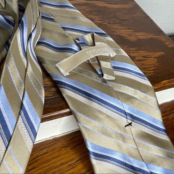 Michael Kors Diagonal Striped Necktie Blue Cream and Gold - Picture 8 of 10